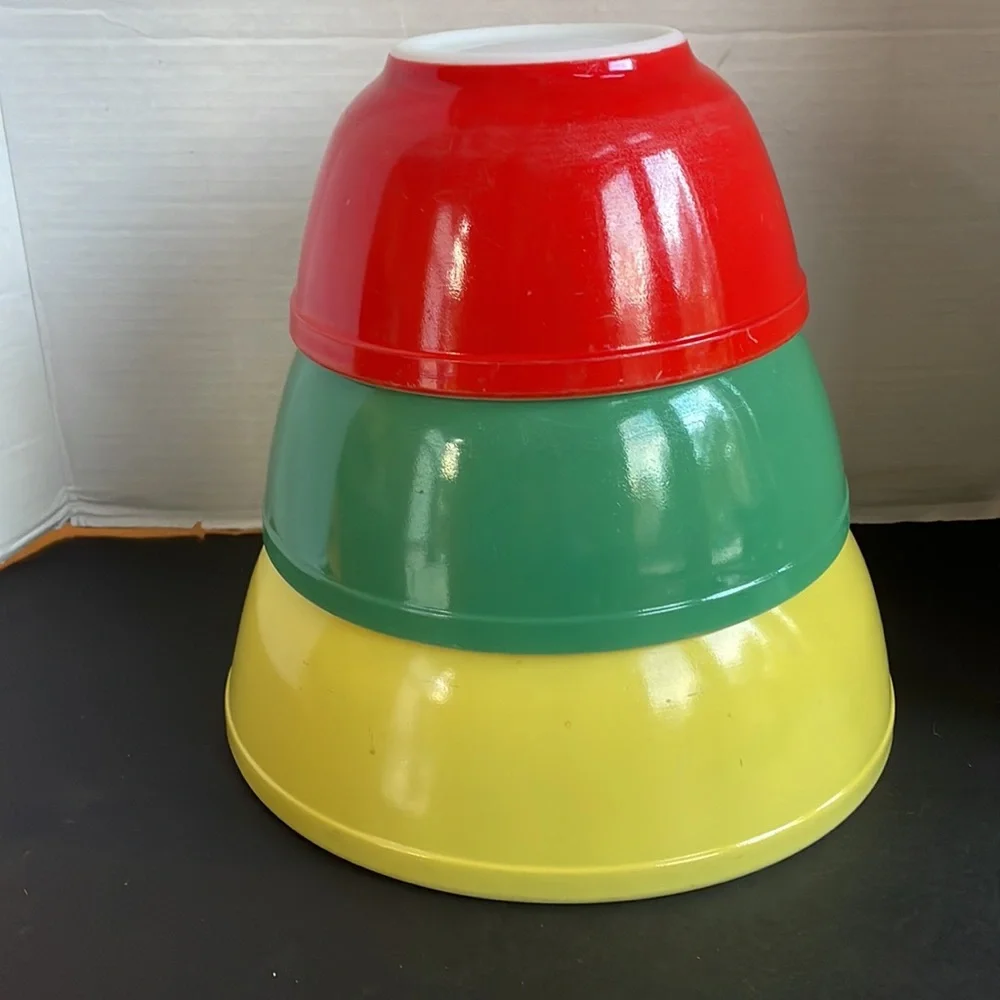 Vintage Pyrex Set 3 Primary Color Nesting Glass Mixing Bowls